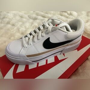 Nike Women’s Court Legacy Lift Shoes